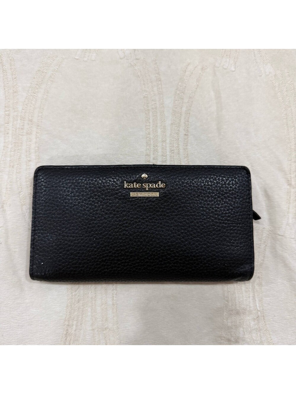 Kate Spade New York Black Pebbled Leather Bifold Wallet Gold Tone Zip